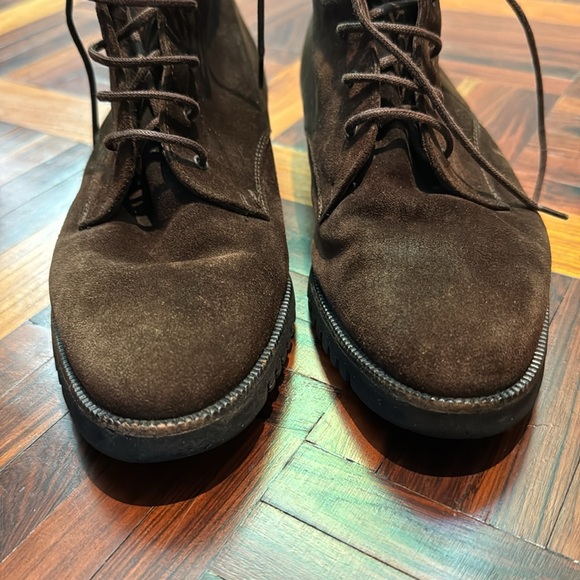 Luxurious fur-lined Salvatore Ferragamo suede lace-up boots Size 6C. - Picture 11 of 13